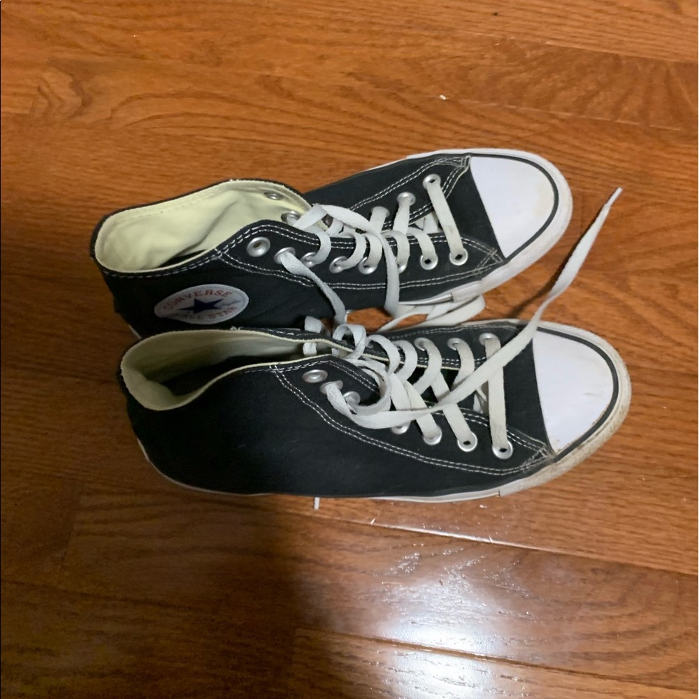 Chuck Taylor black hightop converse, size 9